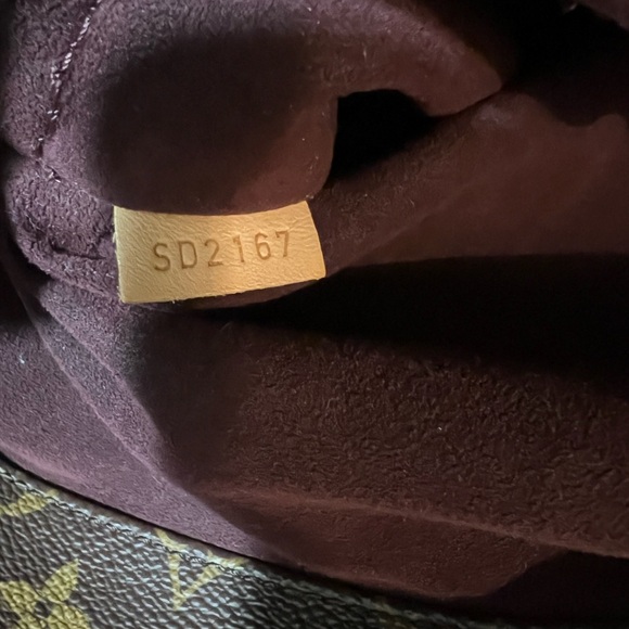 Louis Vuitton Melie Bag - Picture 6 of 8